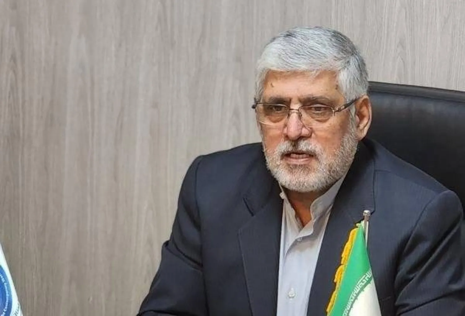 لبنان يطرد السفير الإيراني.. وحزب الله يندد