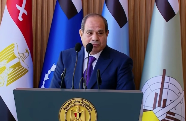 الرئيس المصري: القوات المسلحة ملك الشعب ومهمتها حماية الوطن