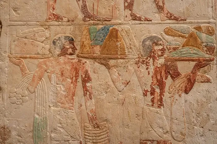 مصر.. اكتشاف مقبرة من الأسرة الخامسة في سقارة لكبار موظفي الدولة
