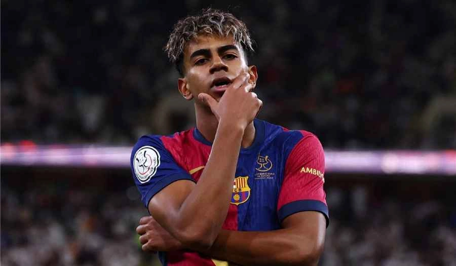 لامين يامال أكثر لاعبي برشلونة مشاركة هذا الموسم
