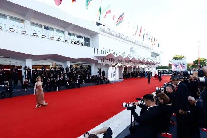 مهرجان فينسيا يحسم الجدل ويؤكد