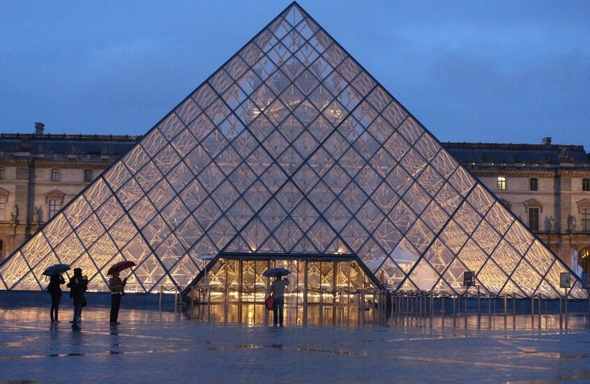 سرقة متحف اللوفر.. الحمض النووي يفك لغز المتهمين