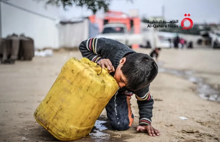 القتل بالعطش.. سكان غزة يكافحون من أجل قطرة ماء