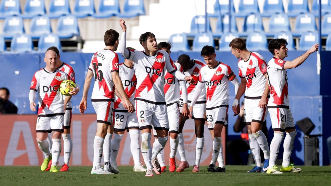بعد اكتساح برشلونة.. أتلتيكو مدريد يخسر أمام فاليكانو بثلاثية في الليجا | القاهرة الاخبارية 