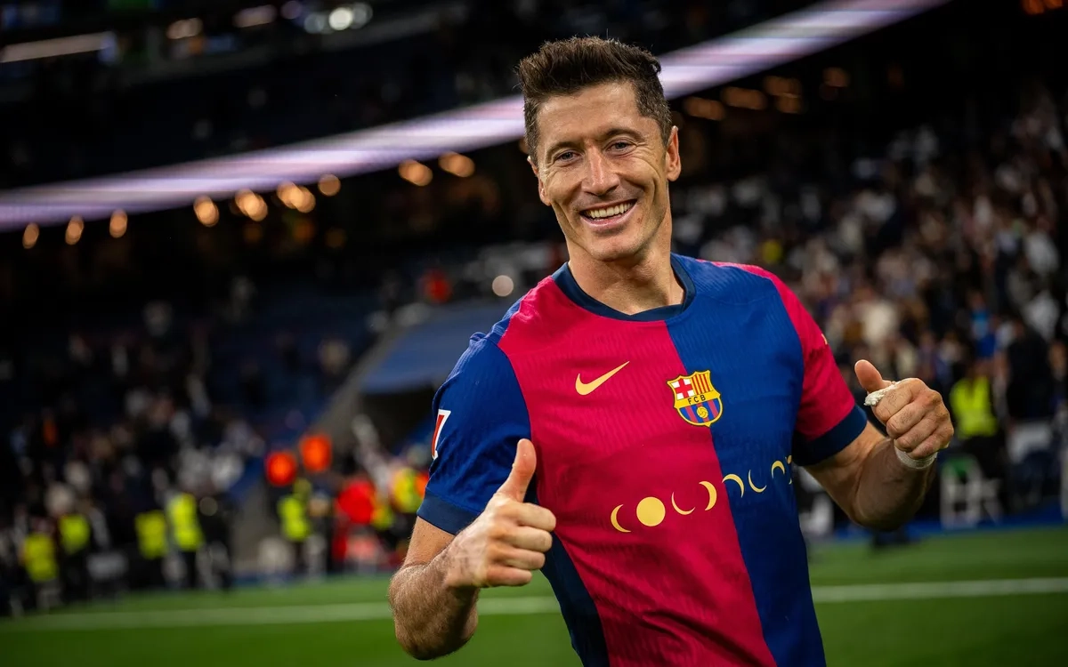 ماذا قدم ليفاندوفسكي مع برشلونة في مواسمه الأربعة؟