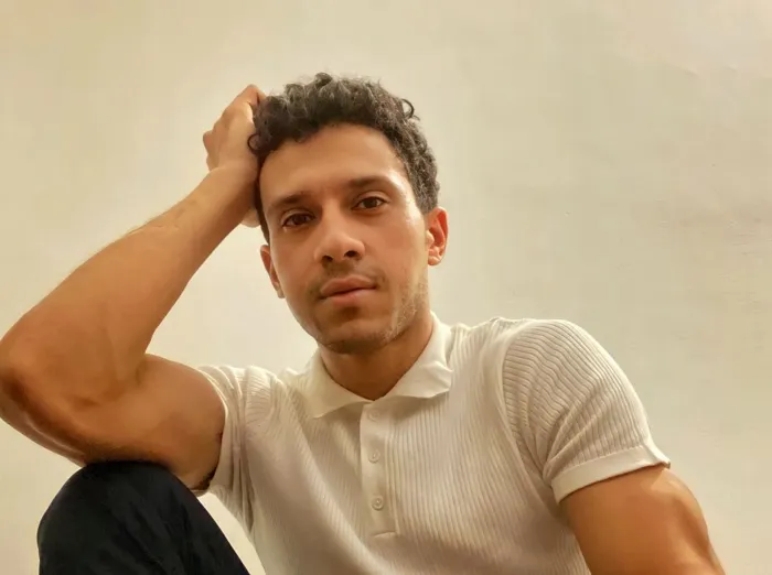 عصام عمر: بوصلتي الحقيقية الجمهور وأحلم بترك أثر حقيقي بأعمالي الفنية